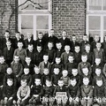 Jungen der Sudenfelder Schule mit Lehrer Grimsel 1909